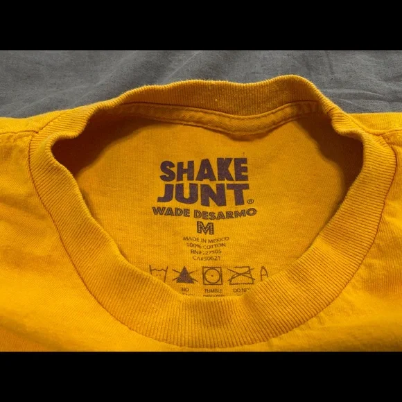 Shake Junt grip tape Tee Shirt - Picture 3 of 4